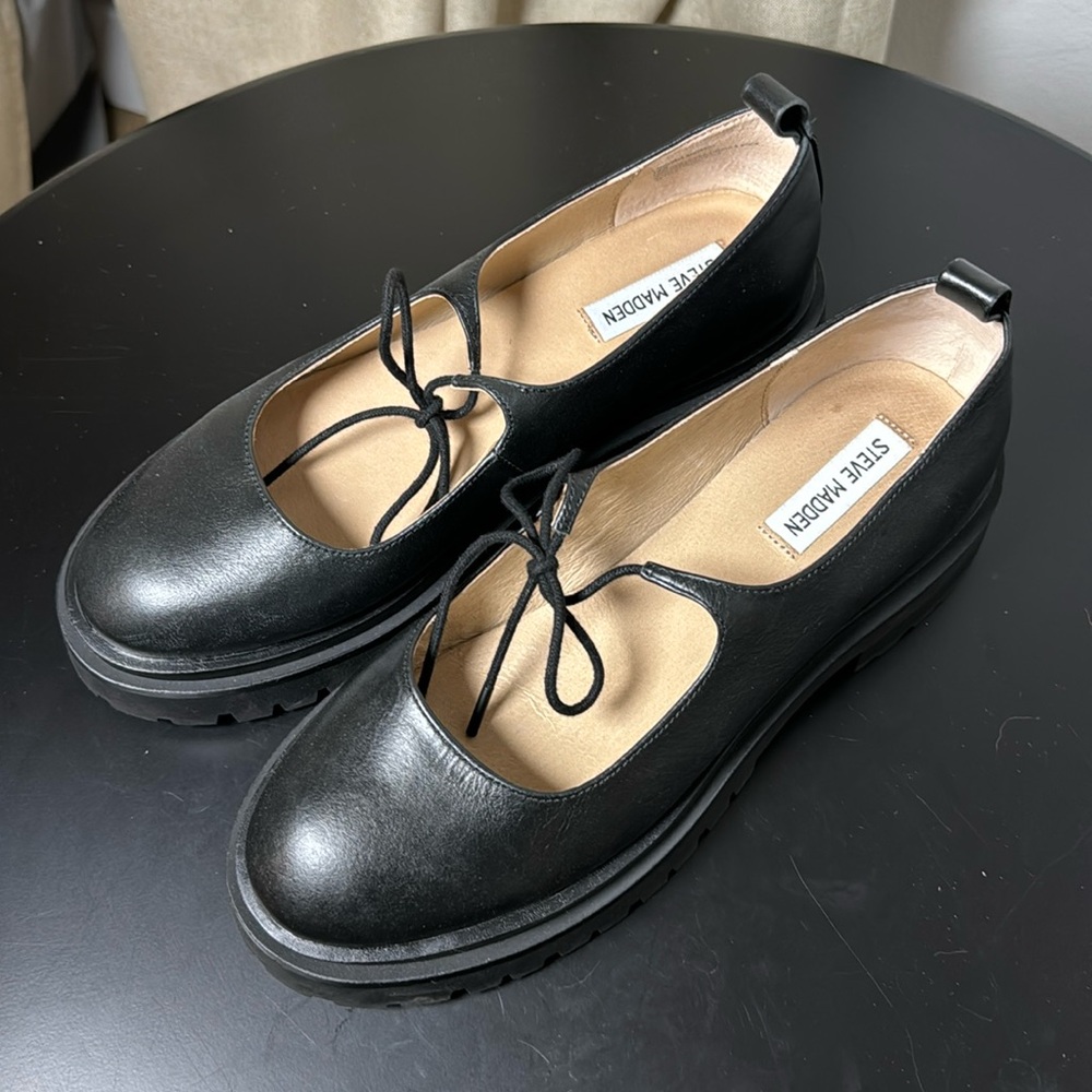 Steve Madden Black Flats